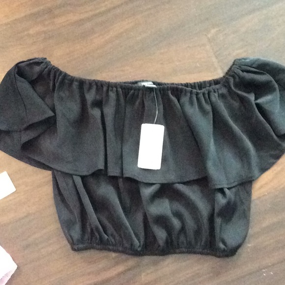 Two Forever 21 Woman’s Off The Shoulder Crop Tops - Picture 4 of 7